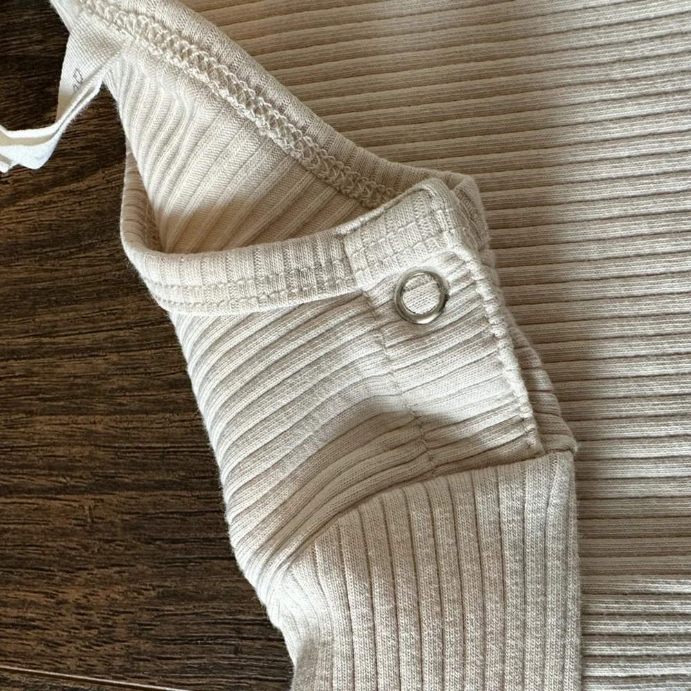Quincy Mae Ribbed Long Sleeve Bodysuit Natural Size 6-12 Months